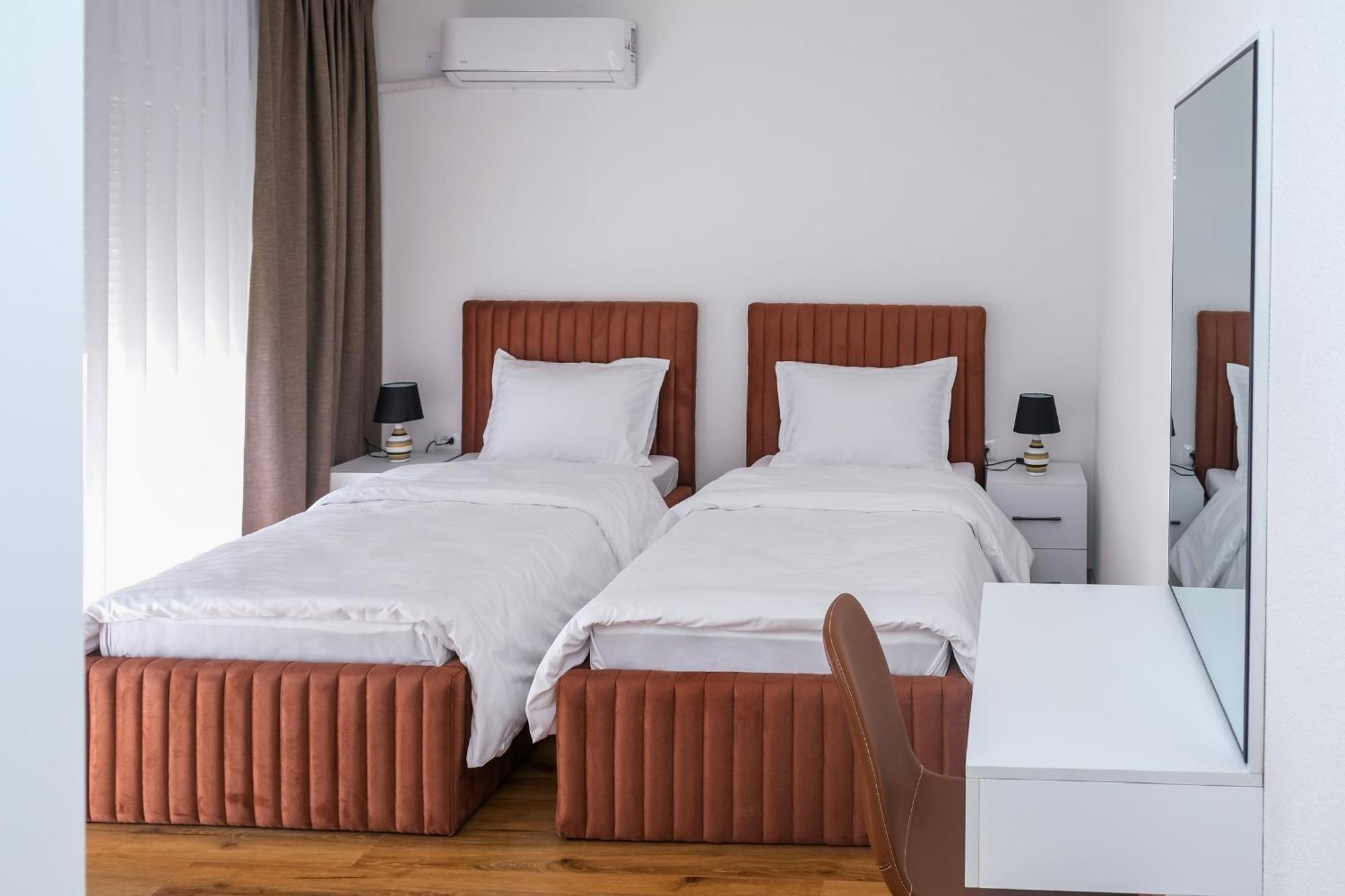 Nest Apartments Gjakova Екстериор снимка