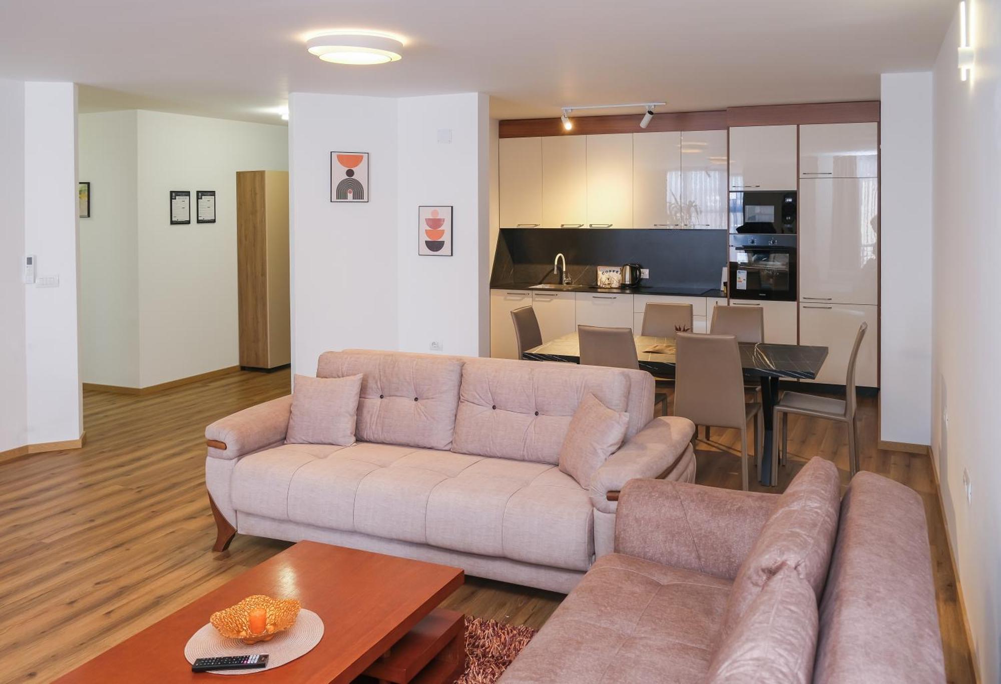 Nest Apartments Gjakova Екстериор снимка